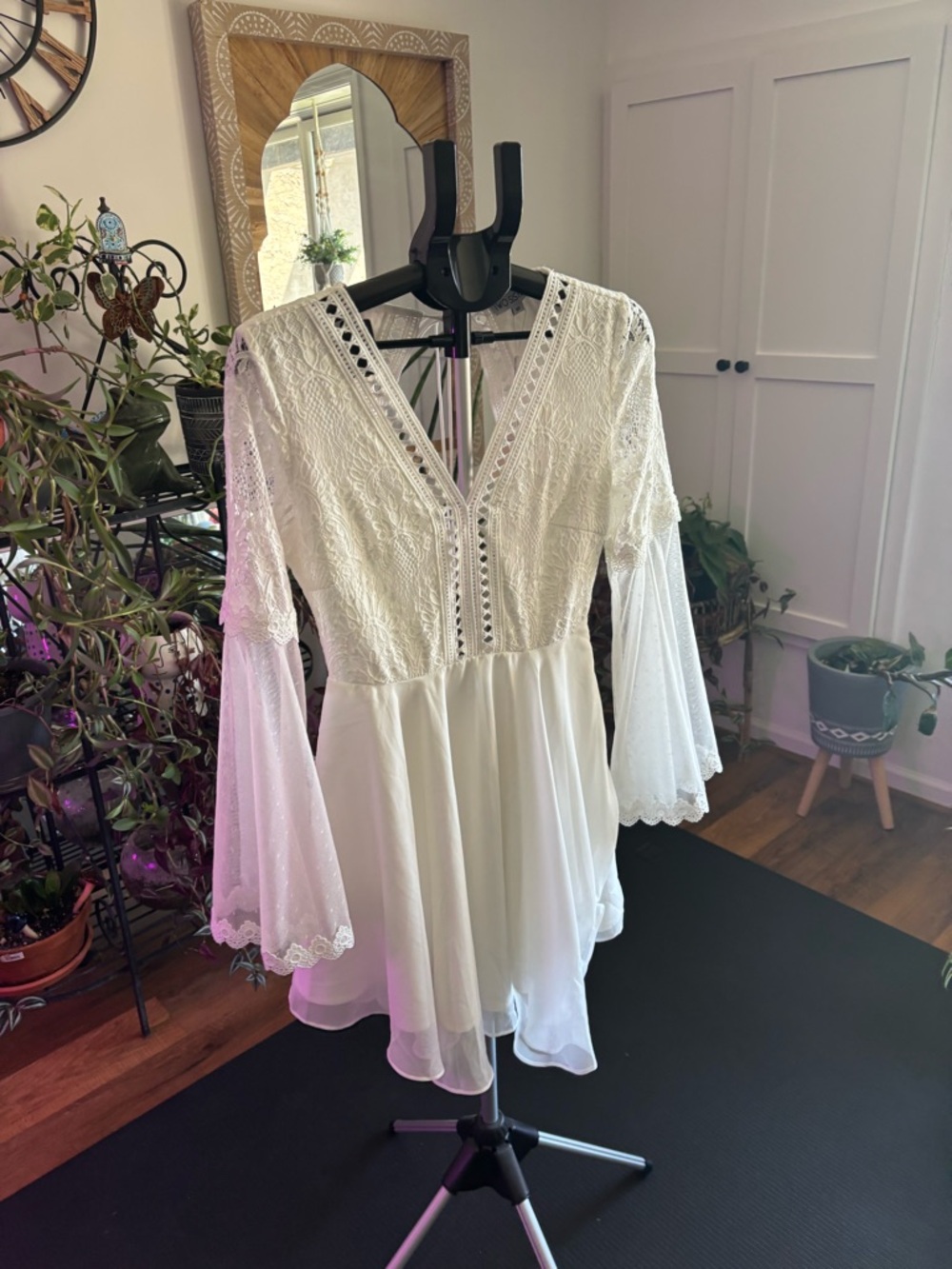 White Lace Backless Bell-Sleeve Mini Dress